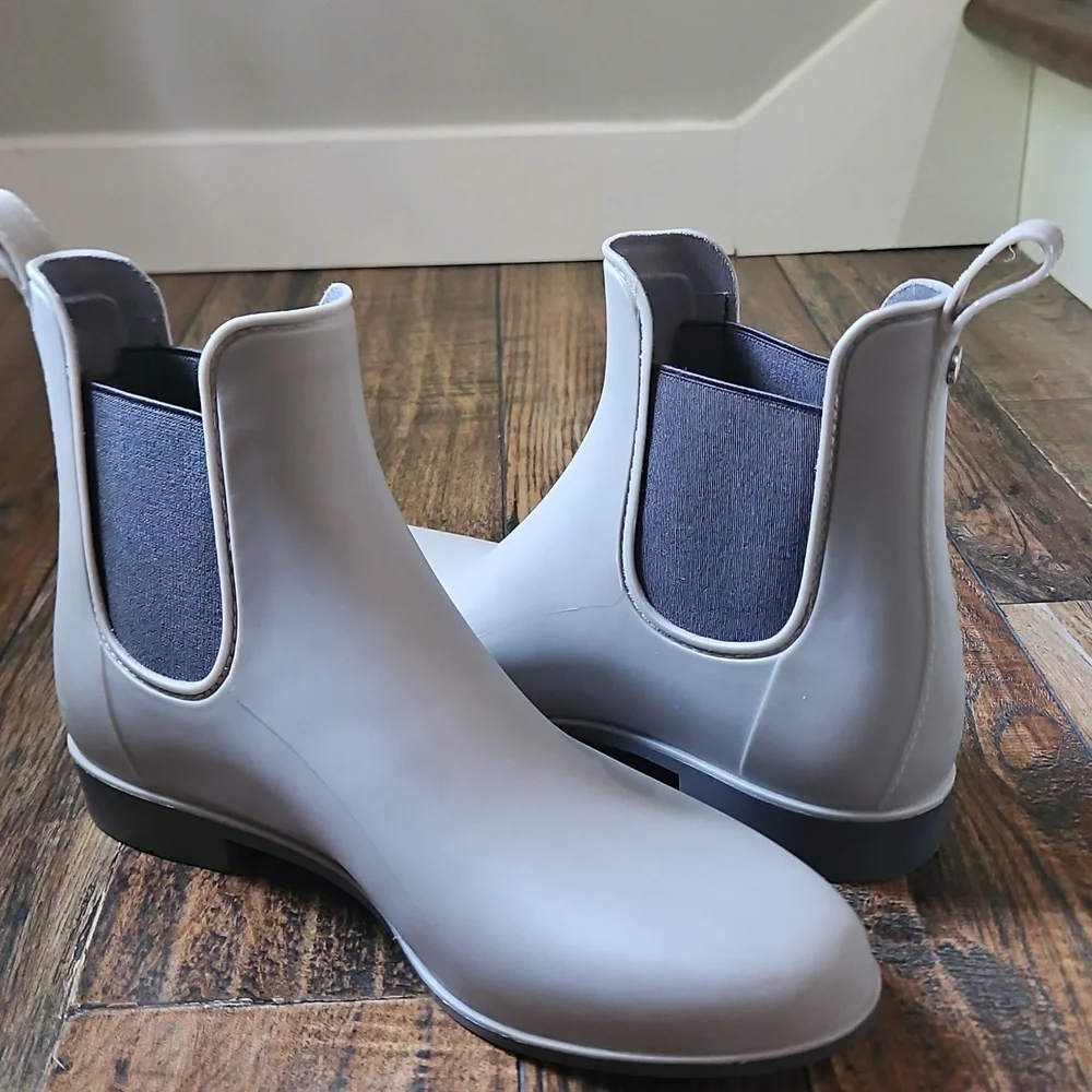 Sam Edleman Women's Gray‎ Waterproof Rain Boots / Ankle Boots. Size 10